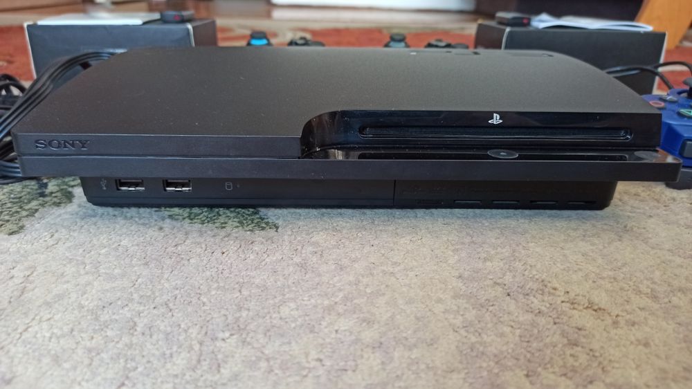 Konsola PlayStation 3 Slim