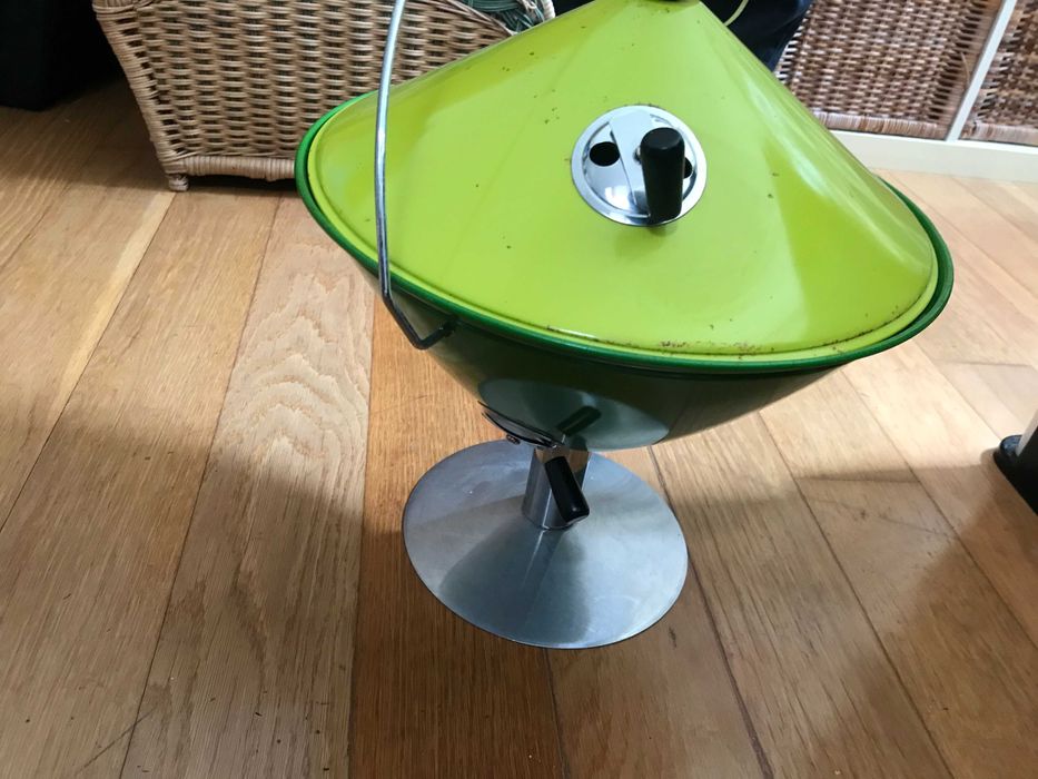 Grelhador pequeno - carvão ou brasas - nunca usado, original e único