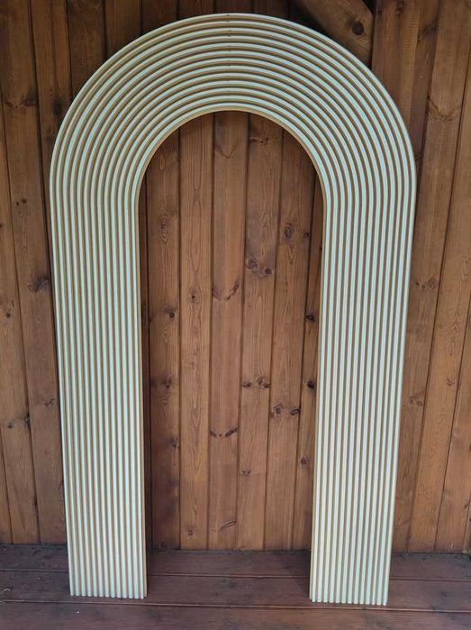 Dekoracyjny łuk ryflowany