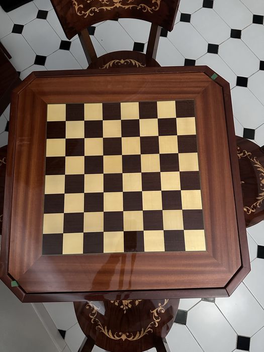 Mesa de jogo estilo inglês