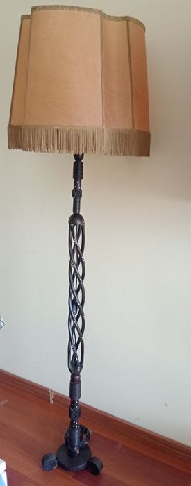 Candeeiro africano pau santo 1.80m