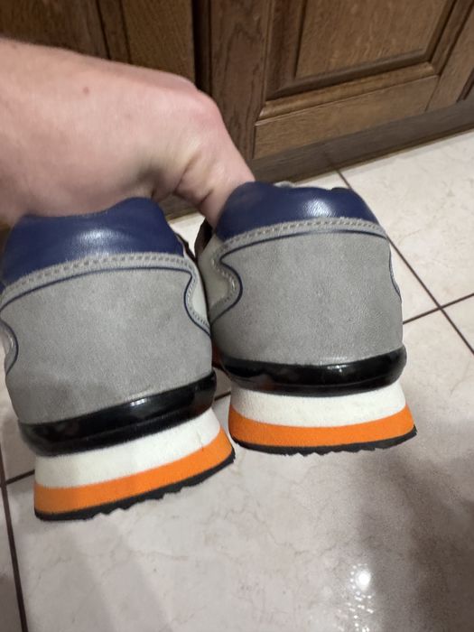 Жіночі кросівки Guess