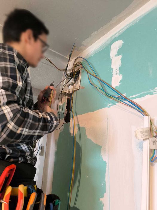 Eletricista | Instalações, Reparações, Domótica |