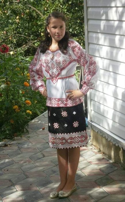 Вишиванка бісером ручної роботи костюм , вишита сорочка, спідниця