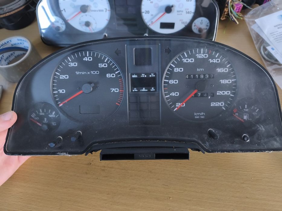 Audi 80 licznik komputer spalania tempomat