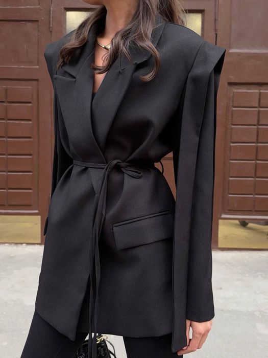 Елегантний сукня-піджак подовжений з акцентними плечима