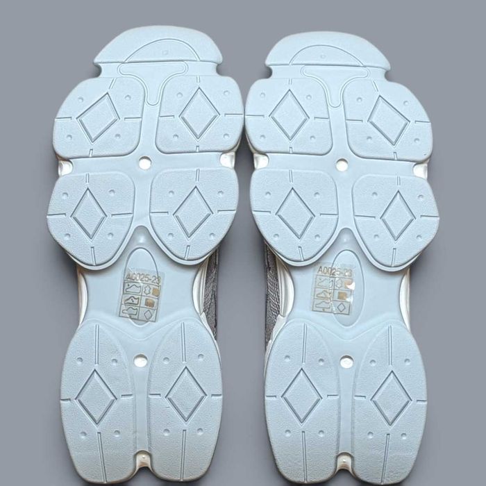 Женские кроссовки 36-41 кожа Киев