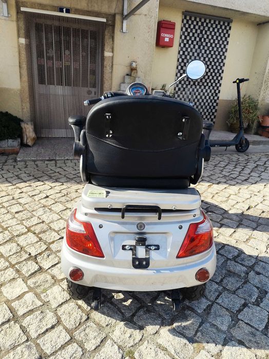 Scooter elétrica 3 rodas