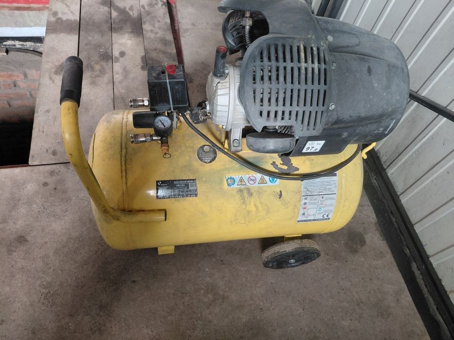 Компресор 100 літрів  Deget zbv30-100