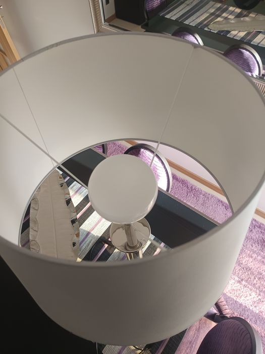 Candeeiro de Design em Metal – Elegância que Transforma o Espaço