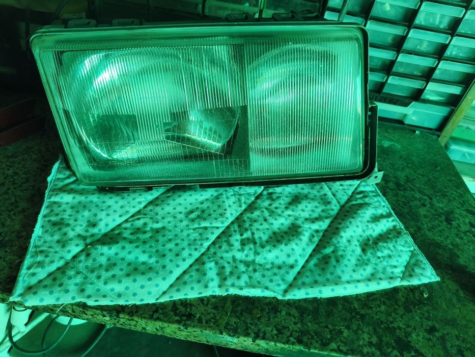 Farol do Mercedes w 201