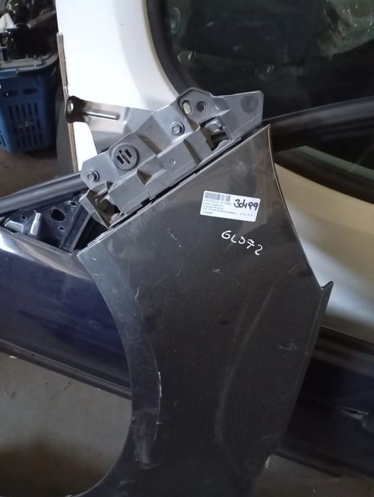OPEL ZAFIRA C GUARDA LAMAS ESQUERDO - GL072