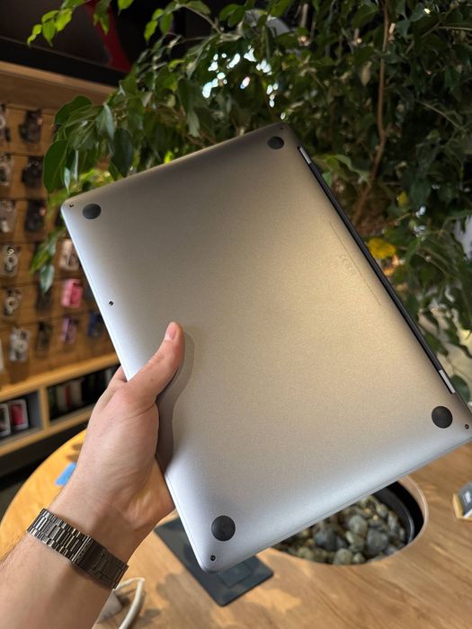 MacBook Pro 13 M1, Space Gray, 8GB / 256GB. (MYD82, 2020) used