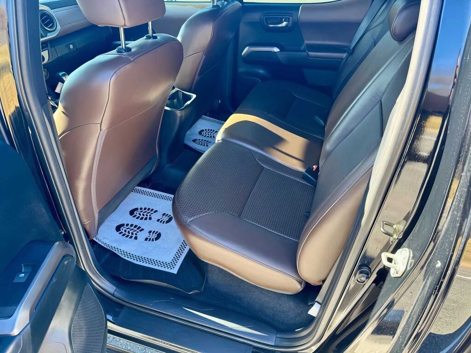 Toyota Tacoma      2016