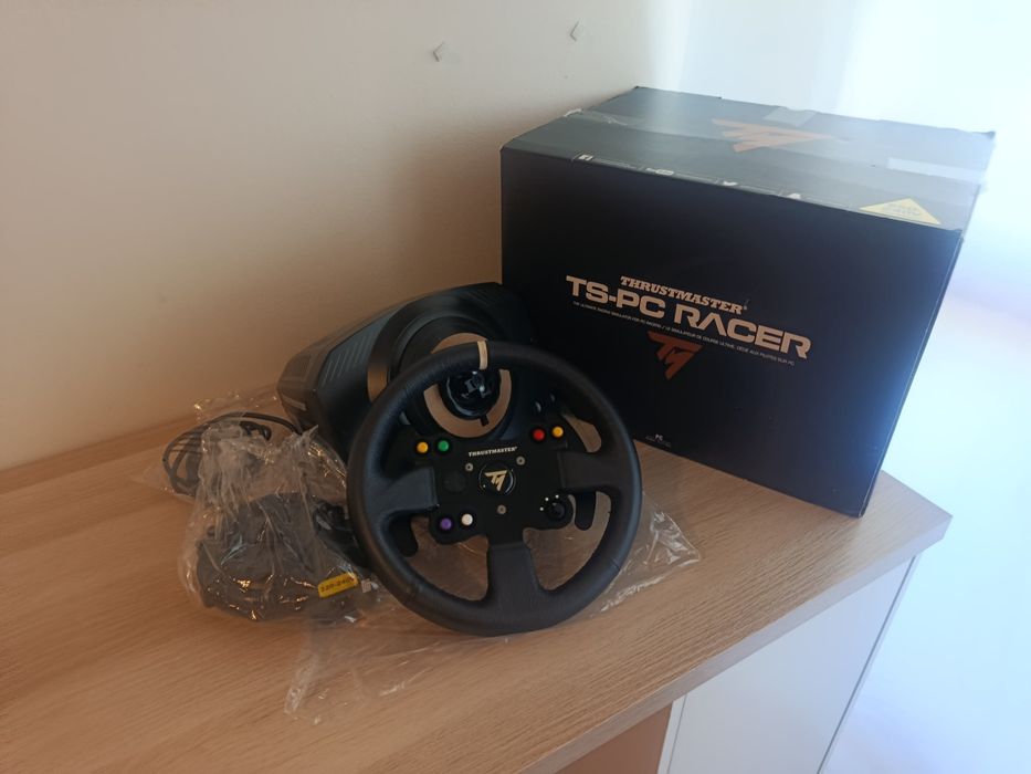 SimRacing Base+Volante Thrustmaster TS-PC + TM Leather 28 GT