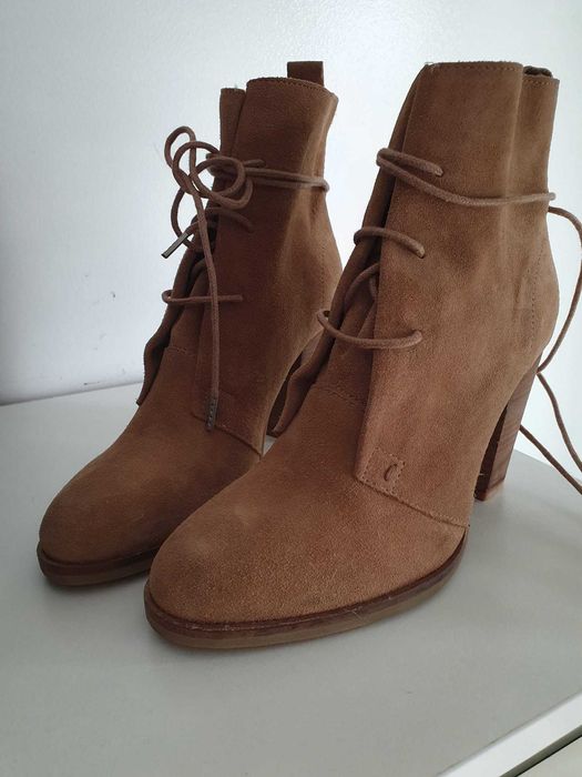 Botim SALSA, T 38, cor camel. Nunca usados.