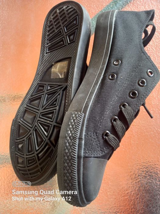 Sapatilhas Pretas Novas, 41