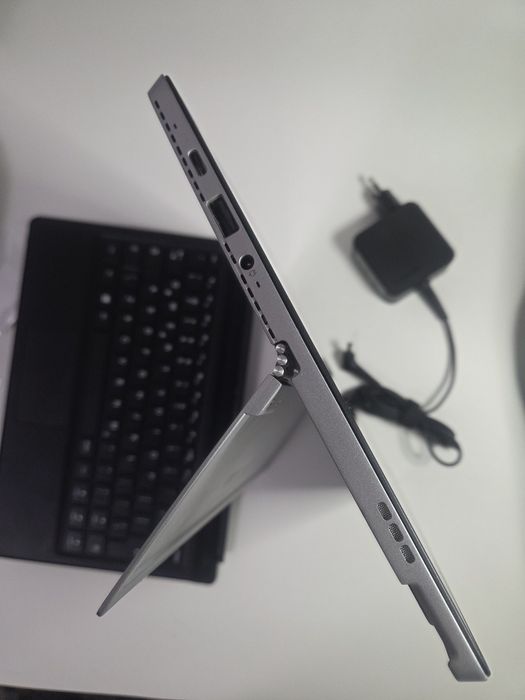 Lenovo tablet 2w1