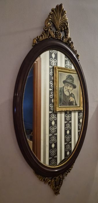 Stylowe owalne lustro