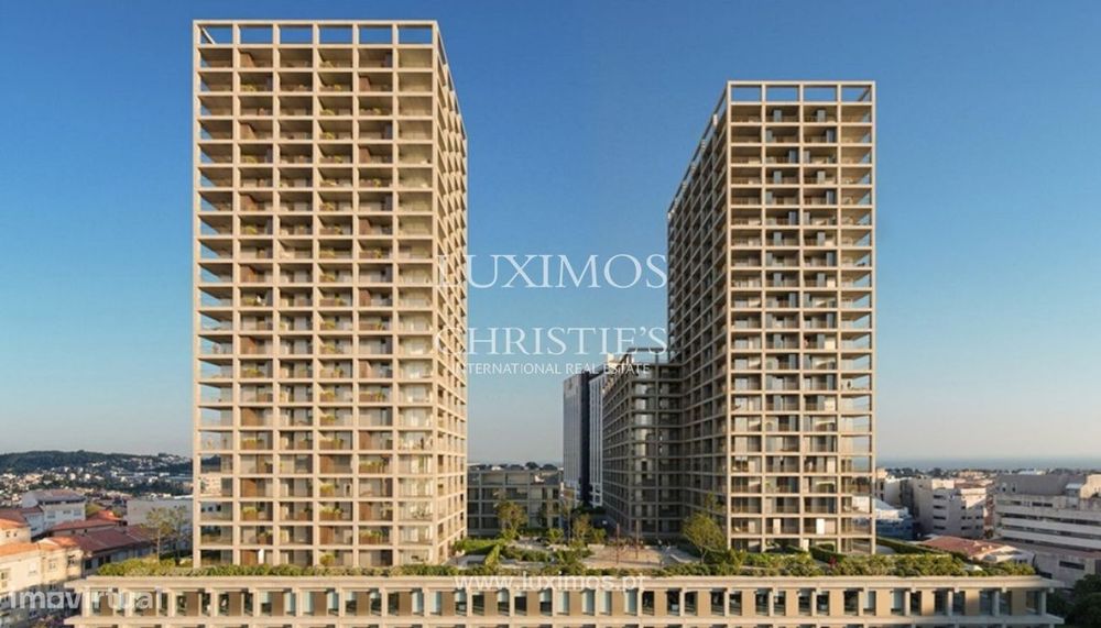 Fernão Magalhães 127: Apartamento T0 à venda no centro do Porto