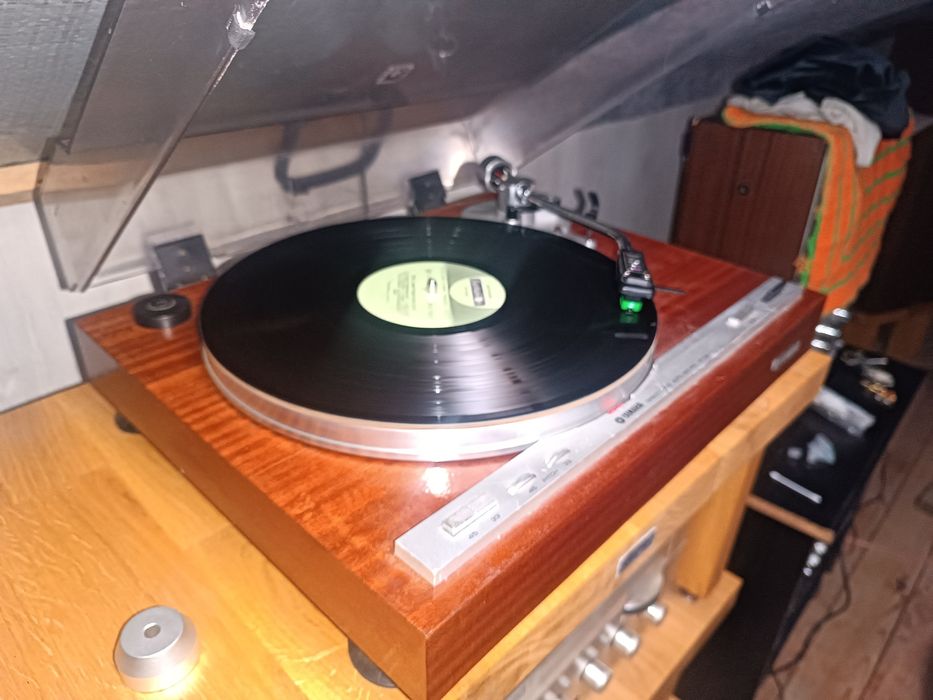 Yamaha YP-D4, програвач вінилу.