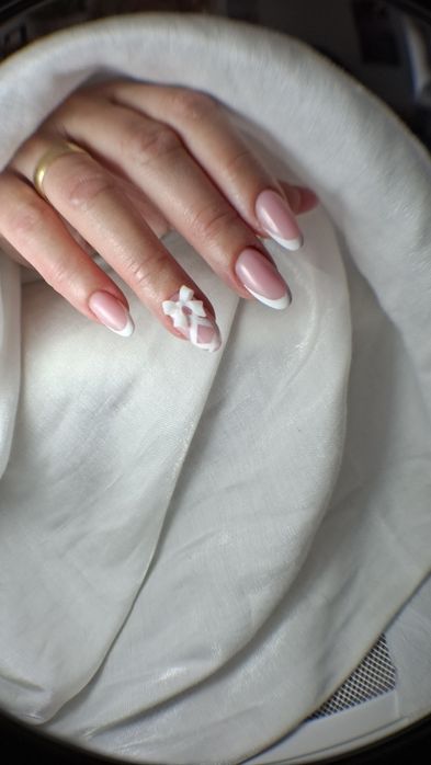 Manicure, pedicure  hybrydowy