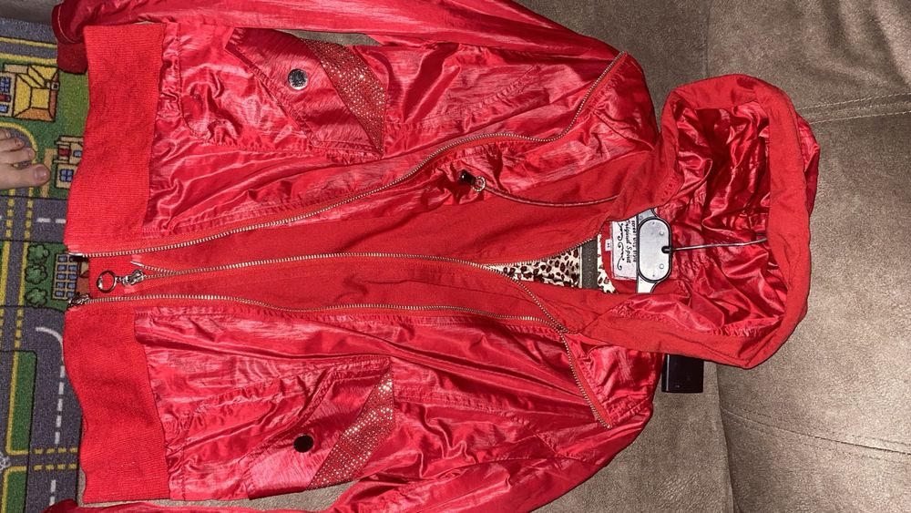 Курточки ветровки