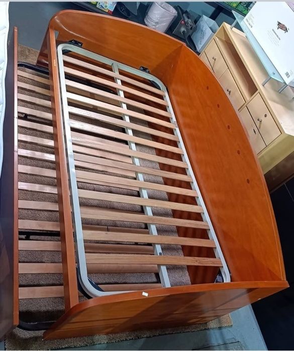Cama dupla com colchão NOVO e estrado