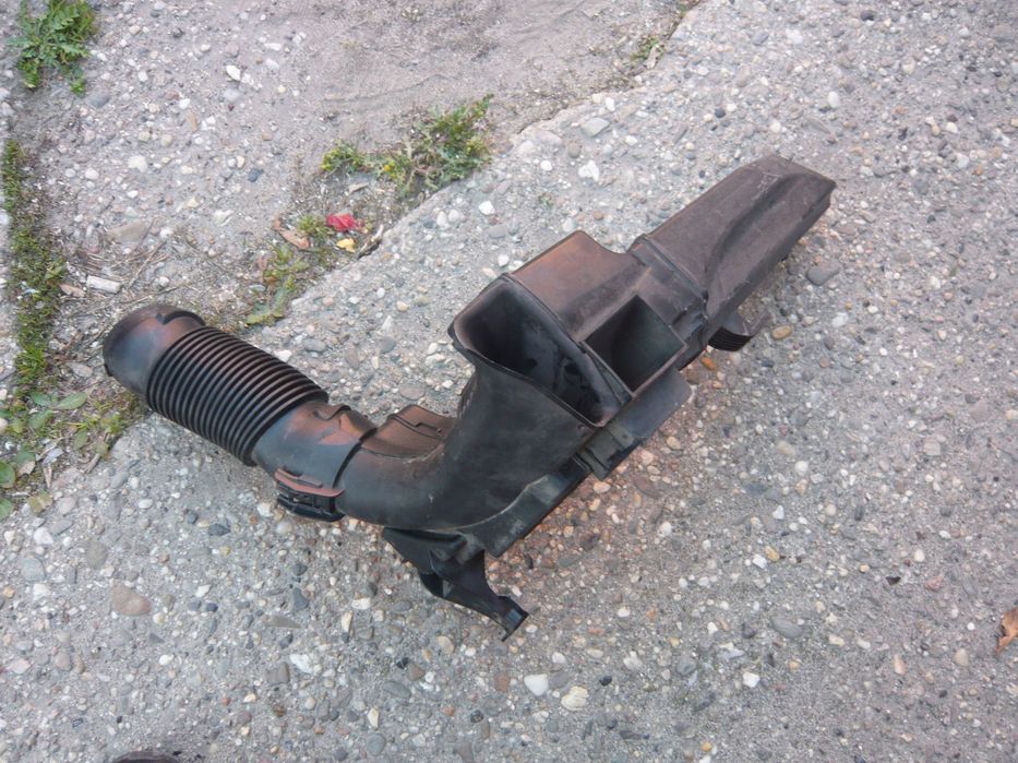 podstawa obudowa filtra powietrza 9683339380 peugeot 207 citroen c3