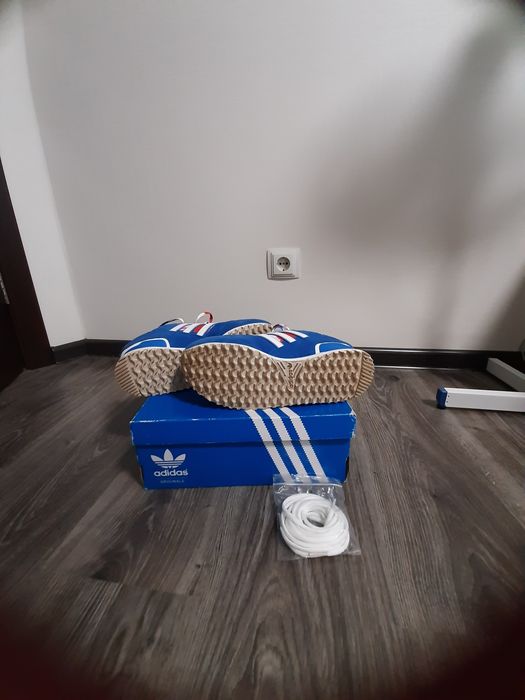 Продам  кросівки  Adidas