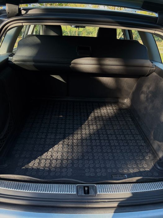 Audi A4 B7 1.9 TDI kombi błękitne
