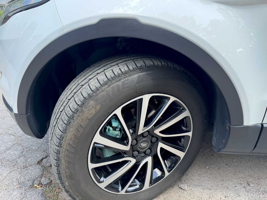 Продамо сімейний Range Rover Evoque з надійним дизельним двигуном 2.2.