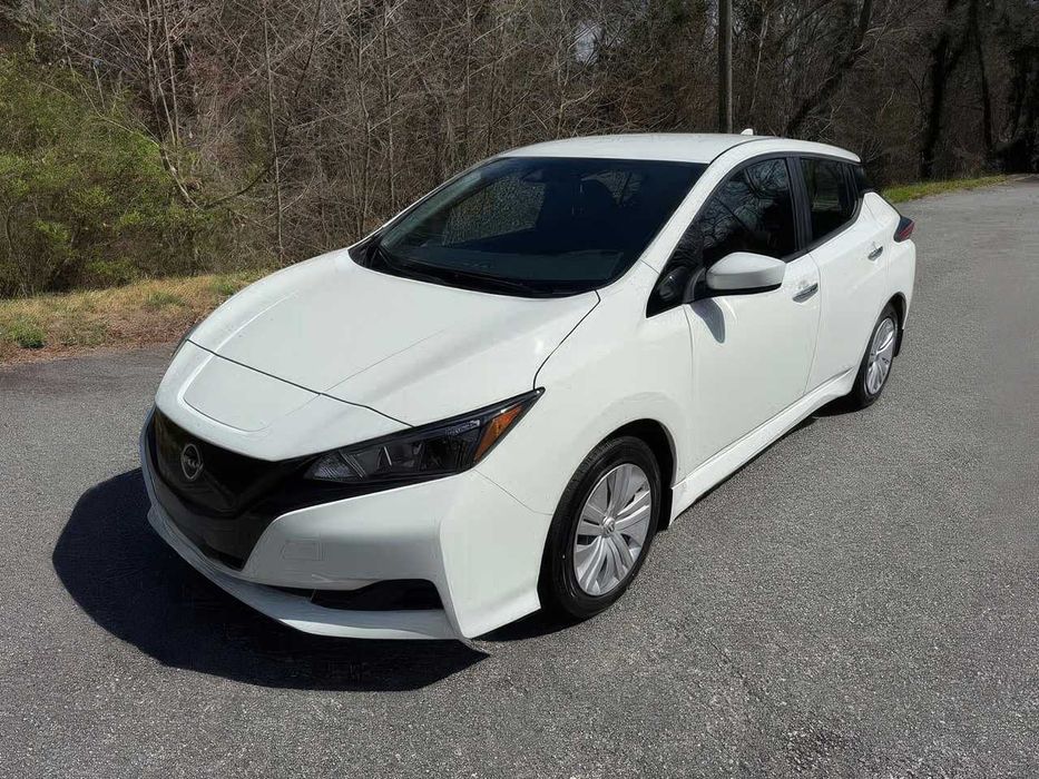 Nissan LEAF S      2025