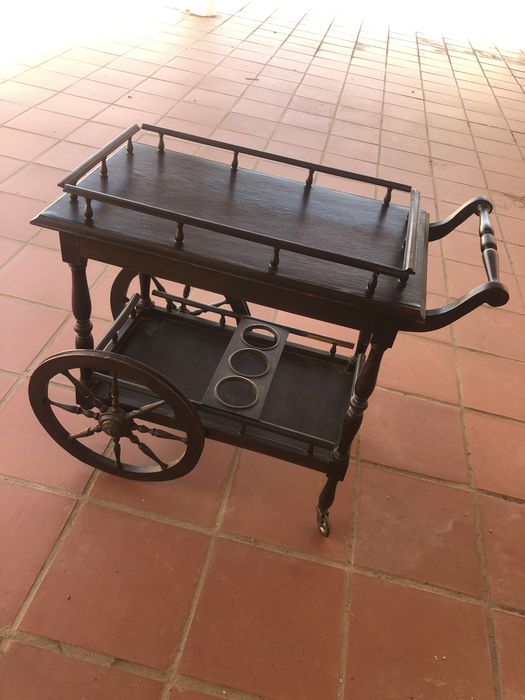 Carrinho de bar em madeira