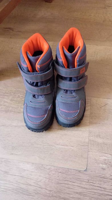 Buty dziecięce zimowe