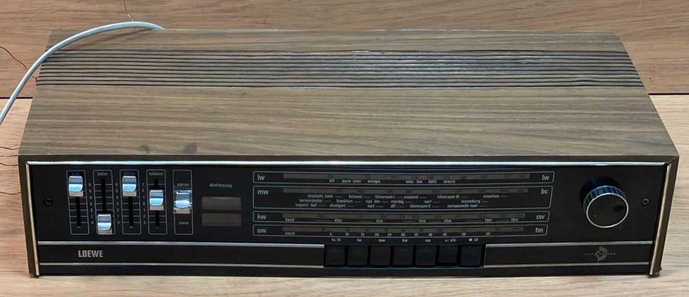 Radio antigo para decoração, não funciona