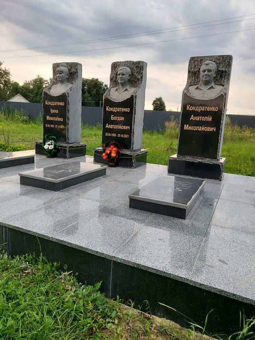 Скульптура пам'ятник з граніту-мармуру