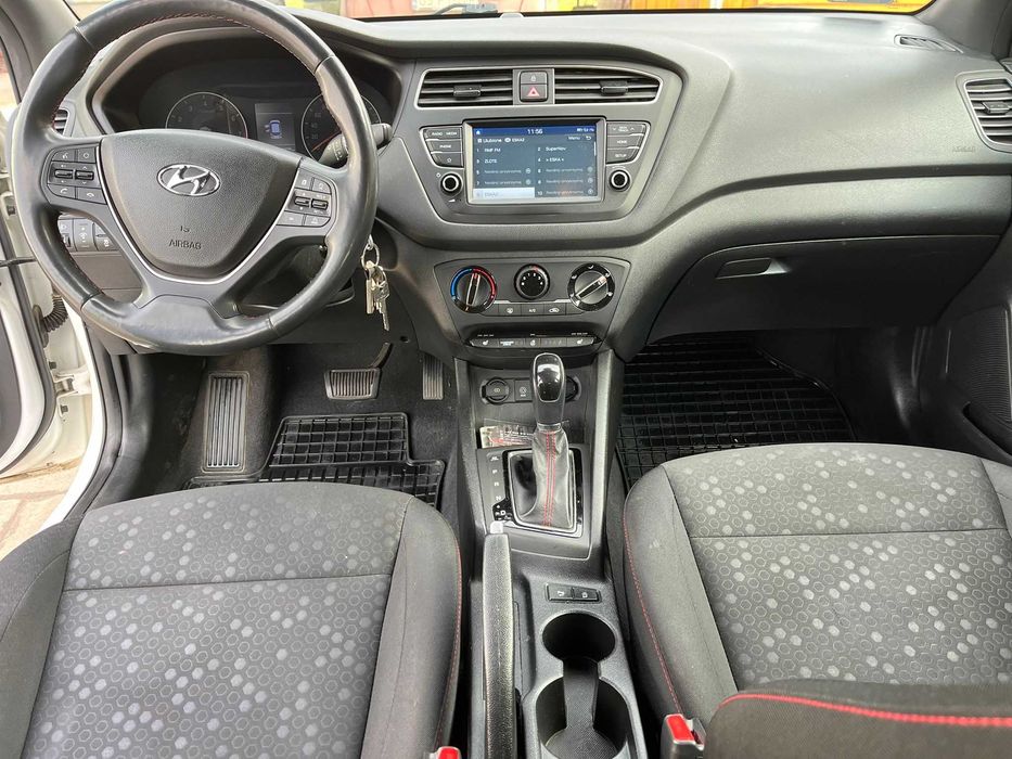 Samochód osobowy HYUNDAI i20