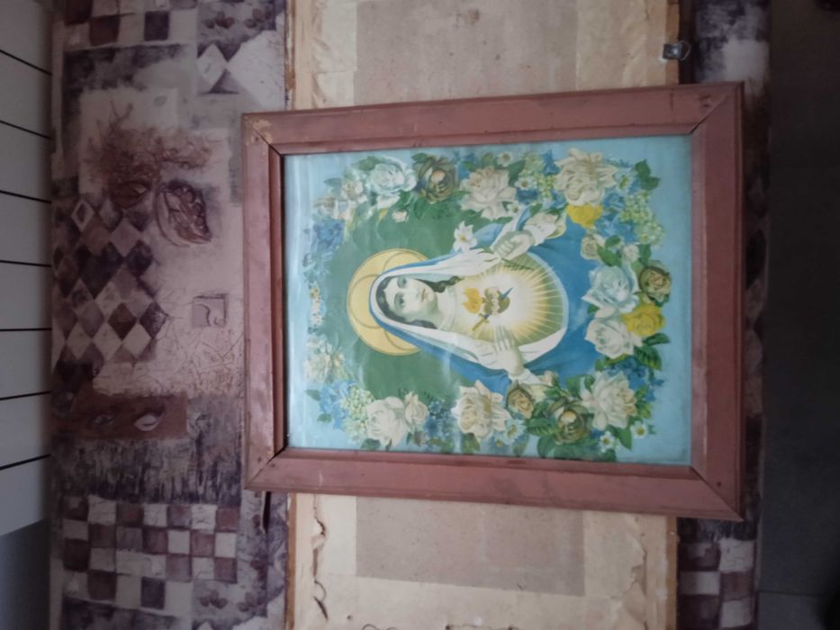 Sprzedam stare obrazy religijne.