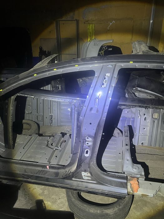 Четверть, порог, стойка  Tesla model 3