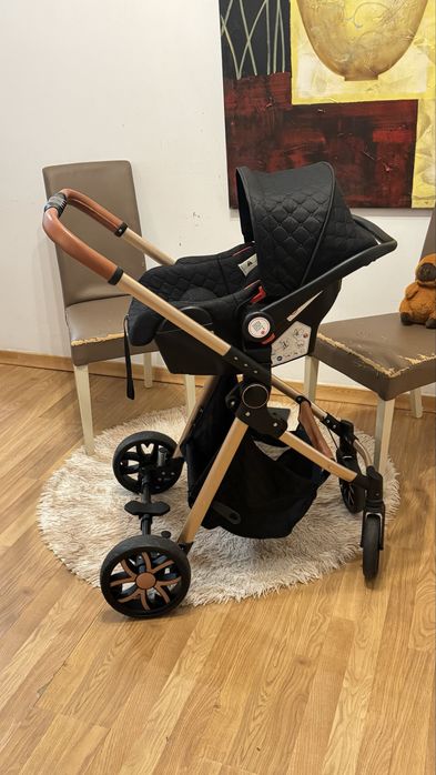 Carrinho de bebe com Ovo