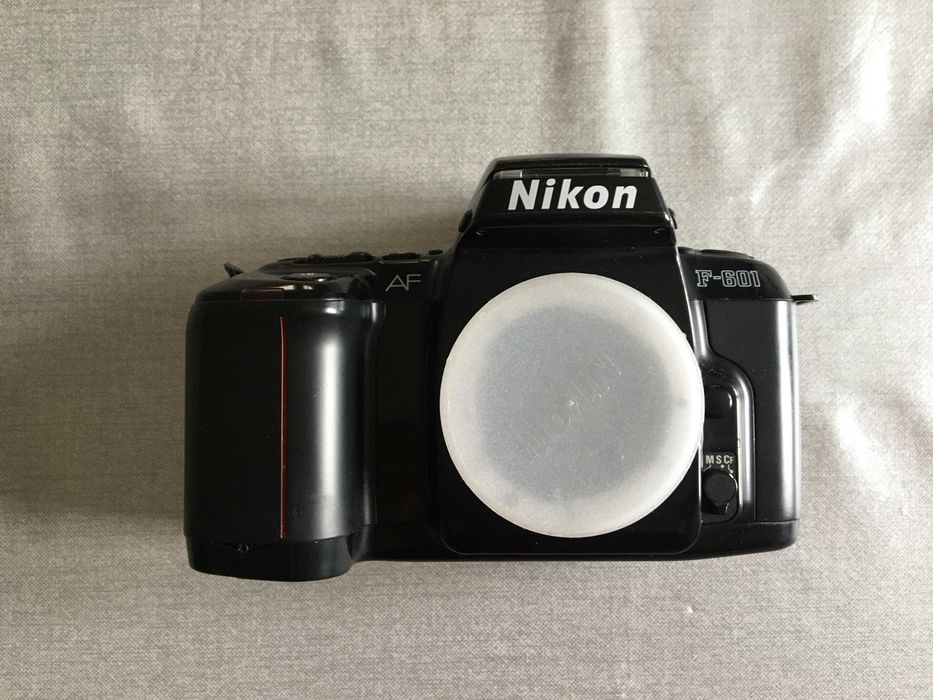 Nikon F-601 analógica + objetiva Nikon 35-70 mm / 3.3-4.5