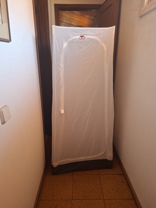 Roupeiro IKEA VUKU