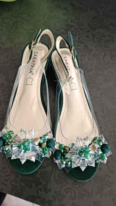 Buty eleganckie  żelki transparentne nowe.