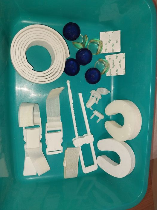 Защита для ребёнка, накладки на углы, блокада на дверь