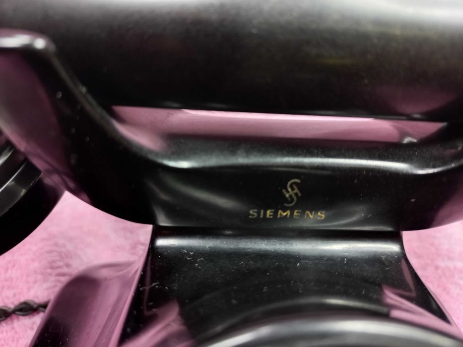 Stary telefon siemens .