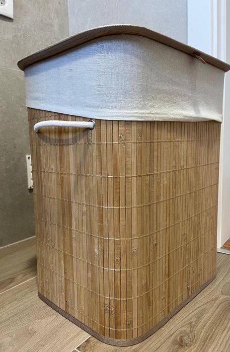 Cesto de roupa para casa de banho
