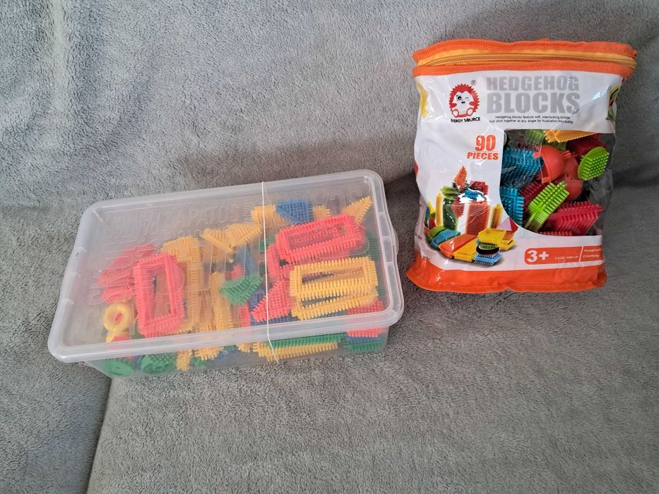 Klocki jeżyki w opakowaniu 90 elementów + 60 w pude3