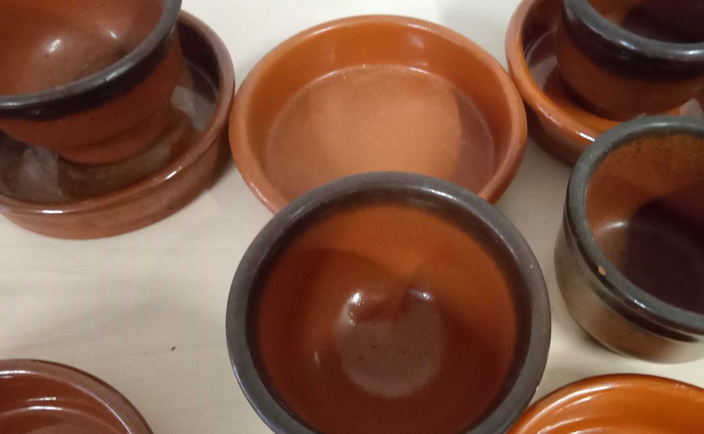 Taças e tacinhas de barro, 9 un, tudo por 5€