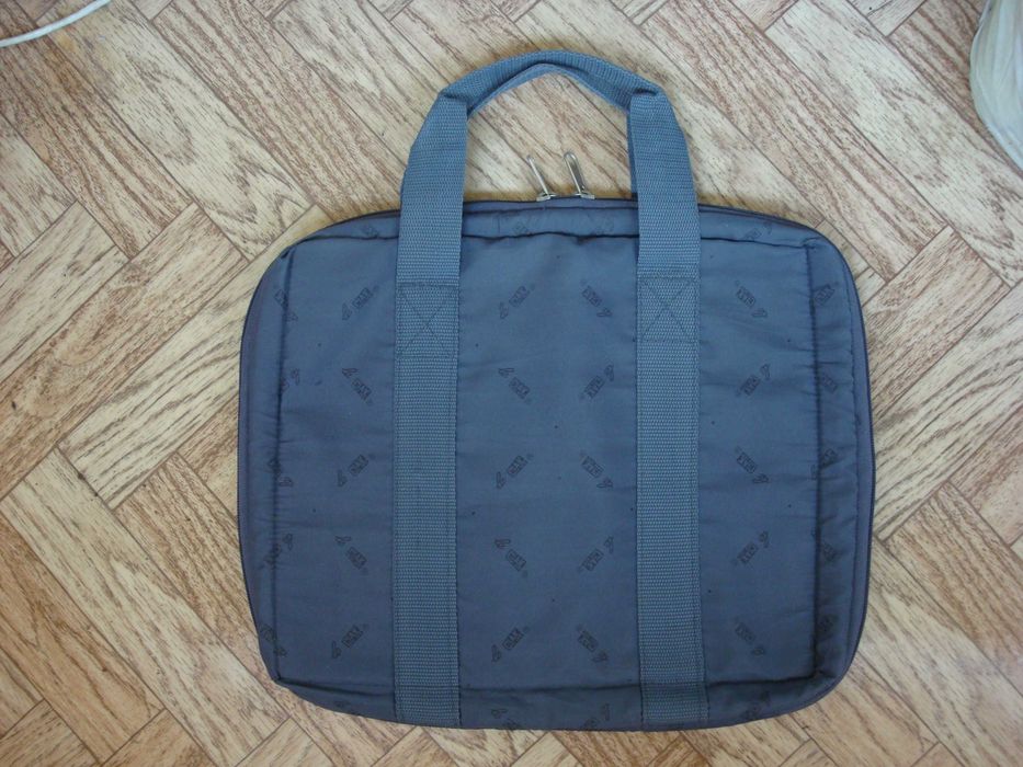 Сумка чехол для ноутбука Le Ciak Roncato Италия 40*33*4 см качественная,отличное состояние